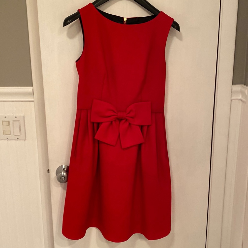 Ted Baker sleeveless dress with bow and pleat detail. US size 6.